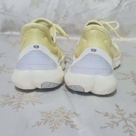 Womens NIKE Free Run 5.0 luminous Green - Picture 2 of 7